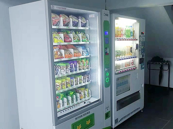 公司楼梯间售货机投放实景展示